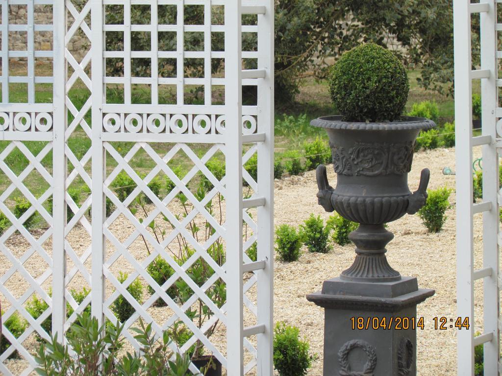 L'Orangerie Du Grand Jardin Villa Conde-sur-Seulles Exterior photo